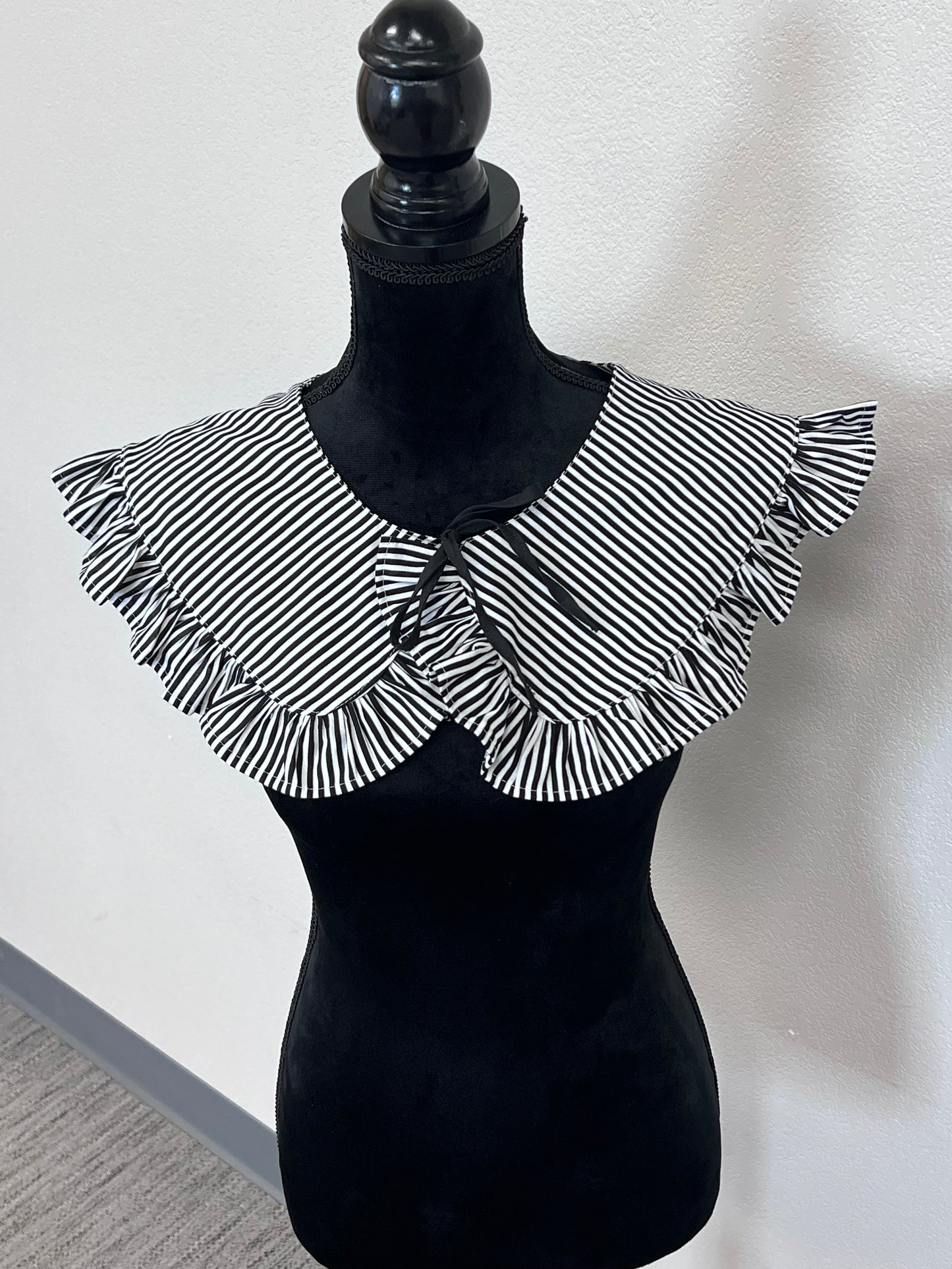 Ruffled Detachable Collar