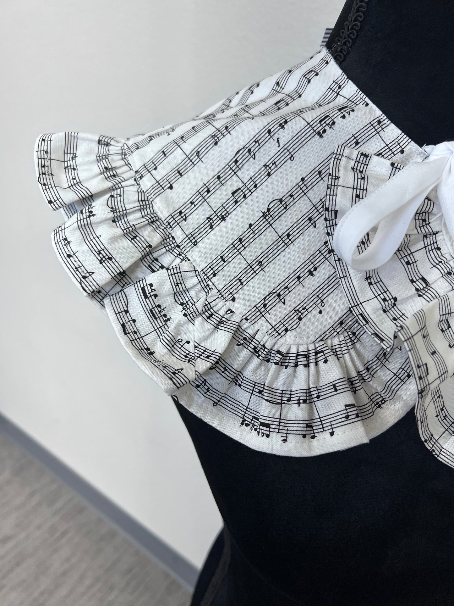Ruffled Detachable Collar